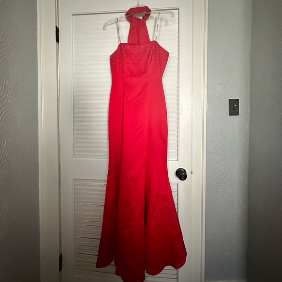 Beautiful Formal Dress - Picture 1 of 5